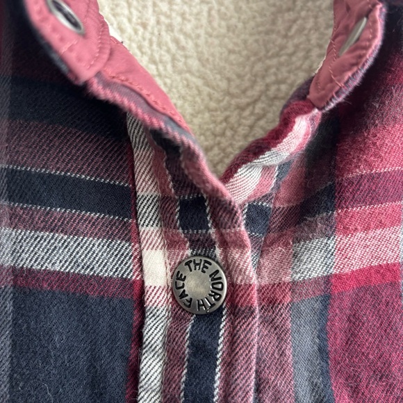 The North Face Women’s Campshire Fleece Lined Long Sleeve Red+Blk Plaid Shacket - Picture 6 of 13